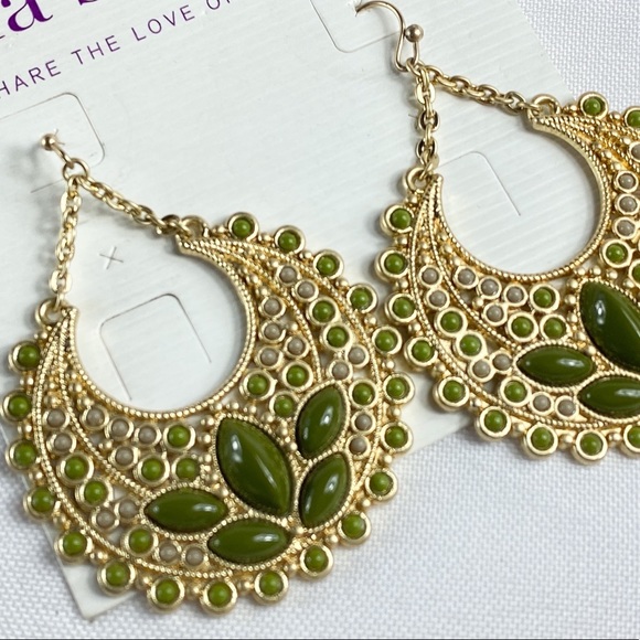 Lia Sophia Earrings - Picture 3 of 4